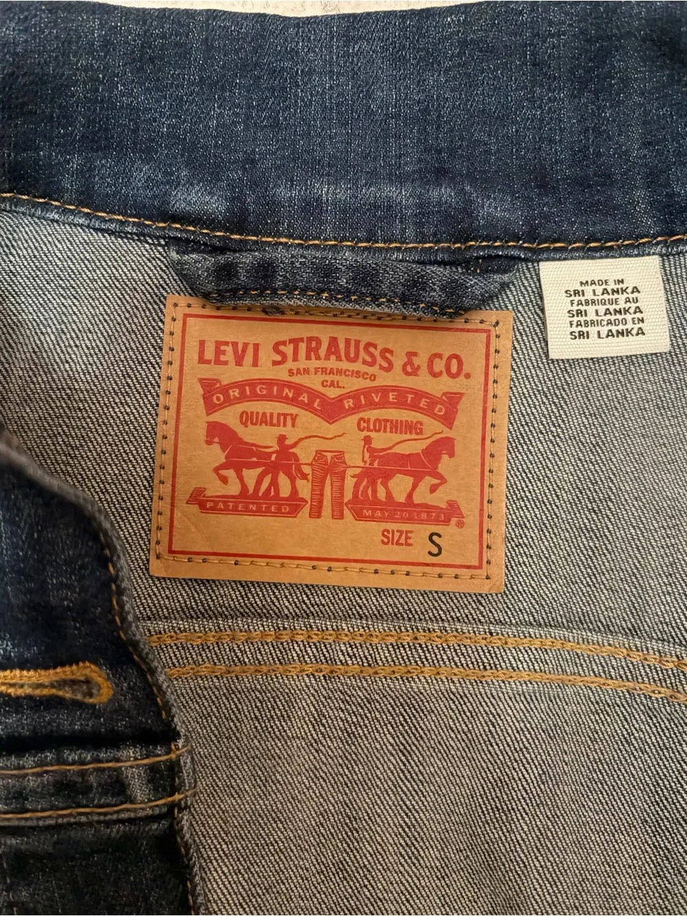 Levi's Women’s Dark Blue Wash Denim Trucker Jean Jacket
